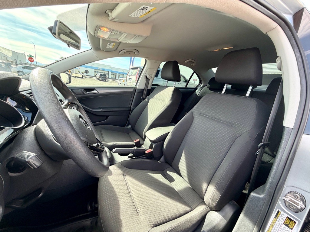 2015 Volkswagen Jetta Image 11