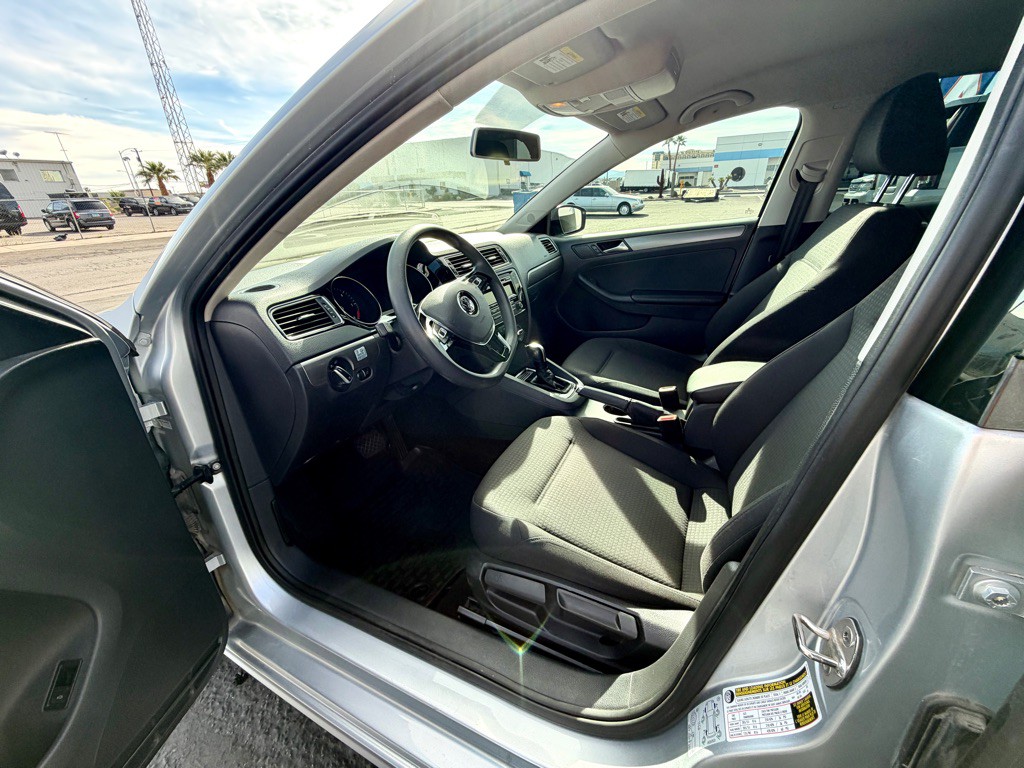 2015 Volkswagen Jetta Image 12