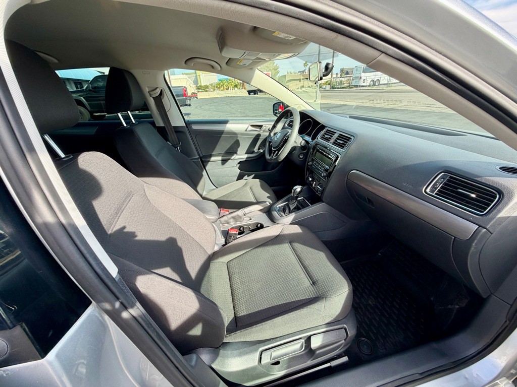 2015 Volkswagen Jetta Image 18