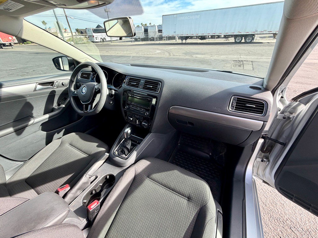 2015 Volkswagen Jetta Image 19