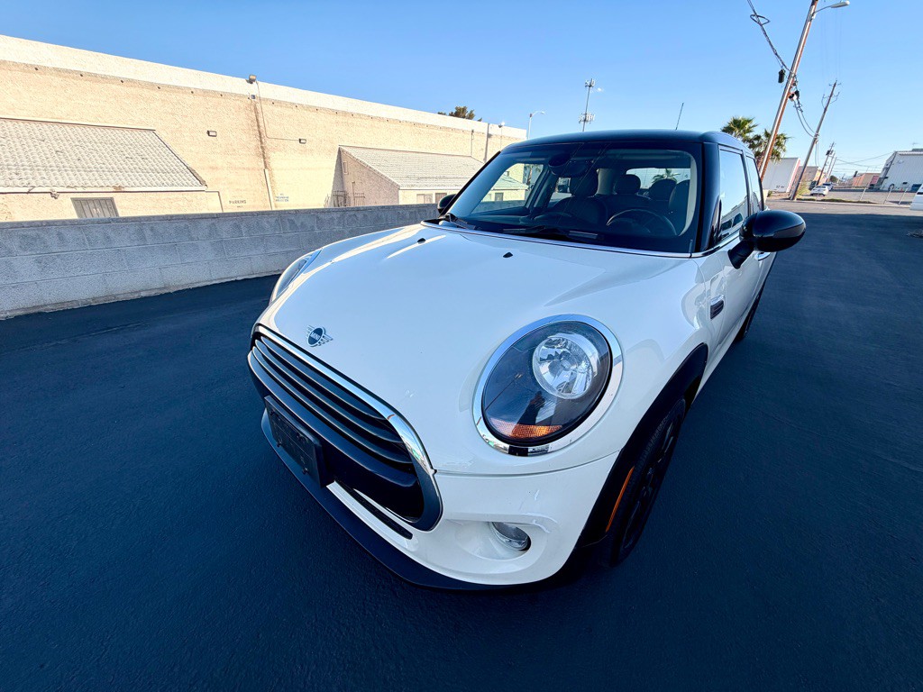 2019 MINI Cooper Image 1