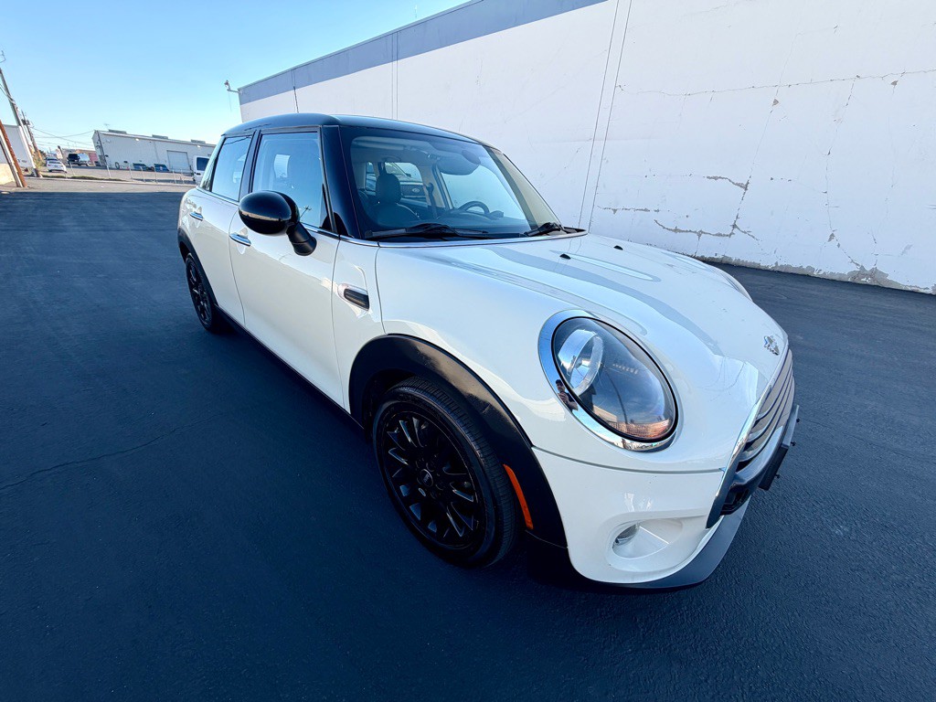 2019 MINI Cooper Image 3