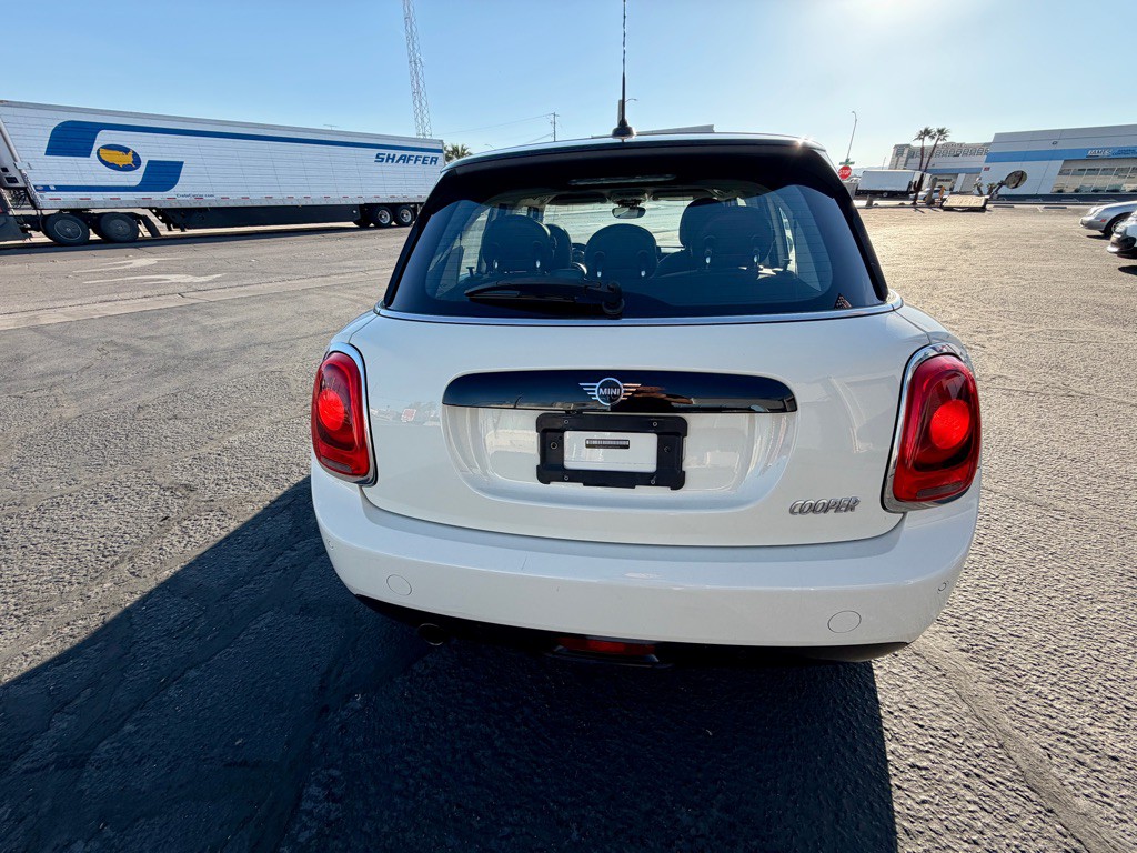 2019 MINI Cooper Image 11