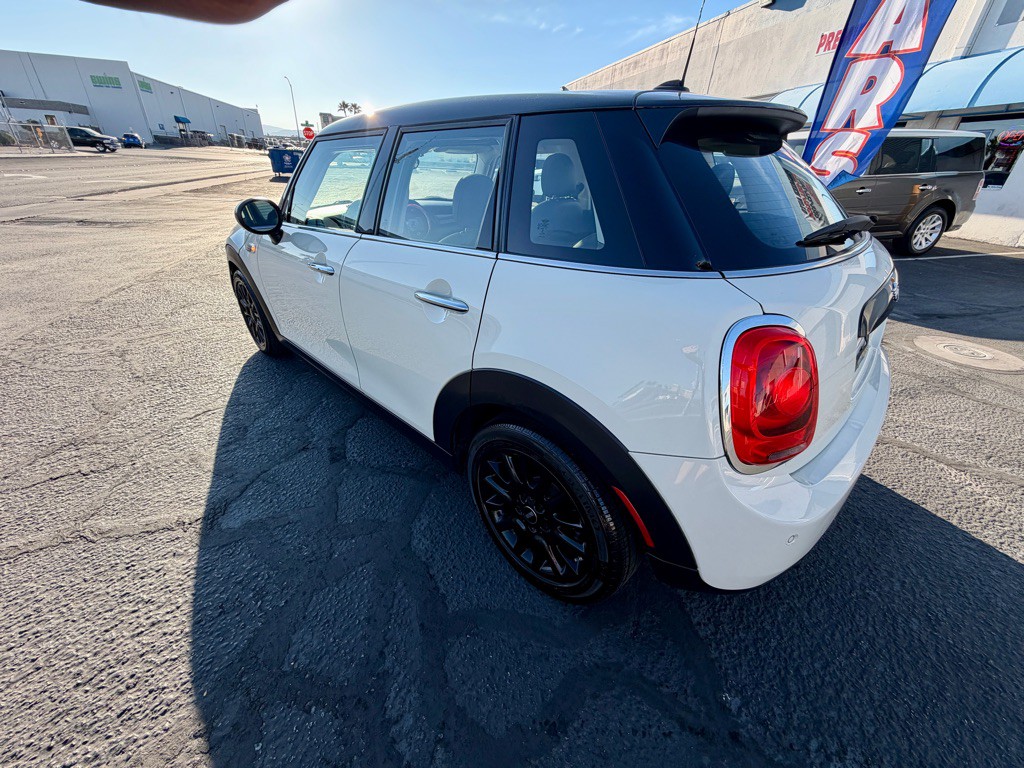 2019 MINI Cooper Image 15
