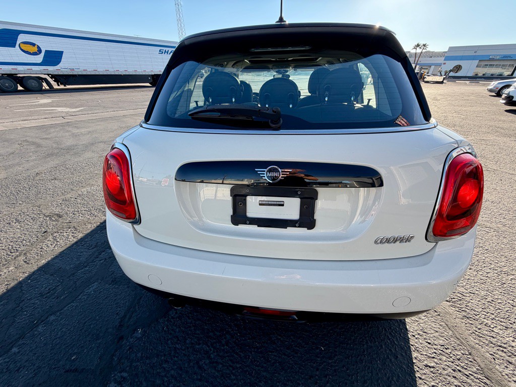 2019 MINI Cooper Image 16