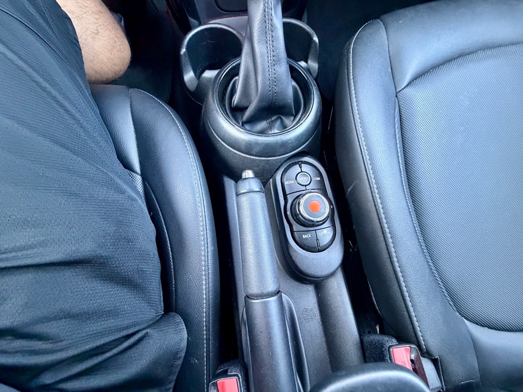 2019 MINI Cooper Image 17