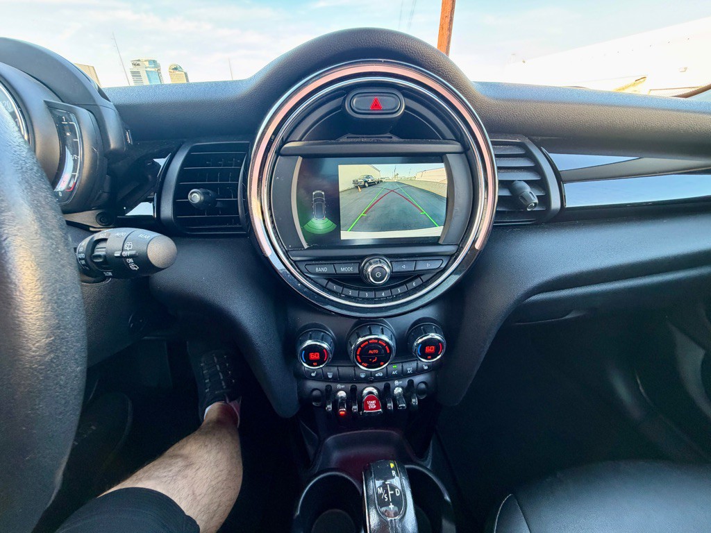 2019 MINI Cooper Image 19