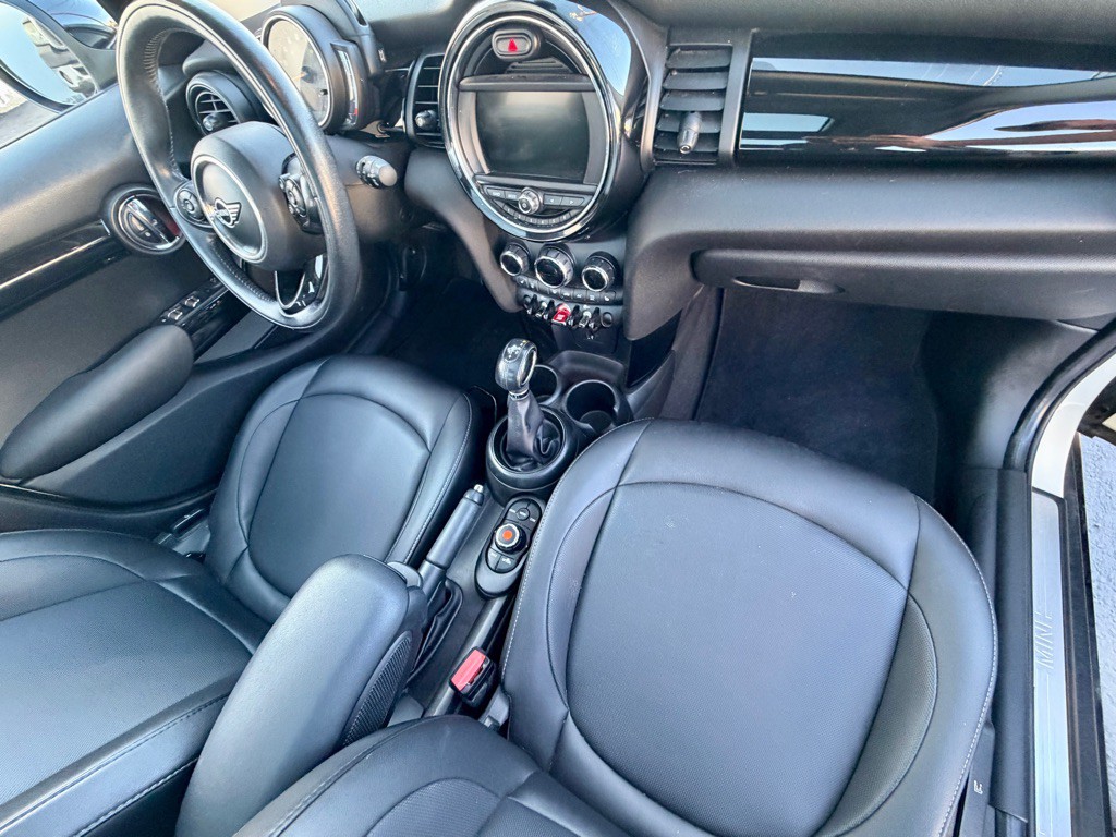 2019 MINI Cooper Image 23
