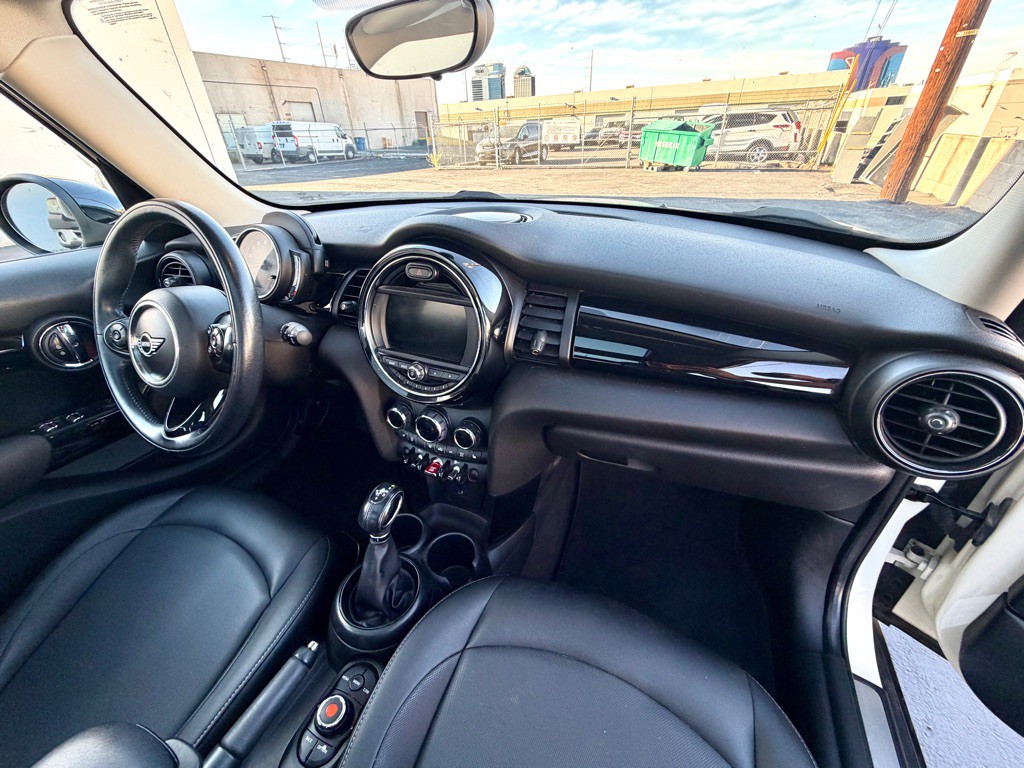 2019 MINI Cooper Image 26