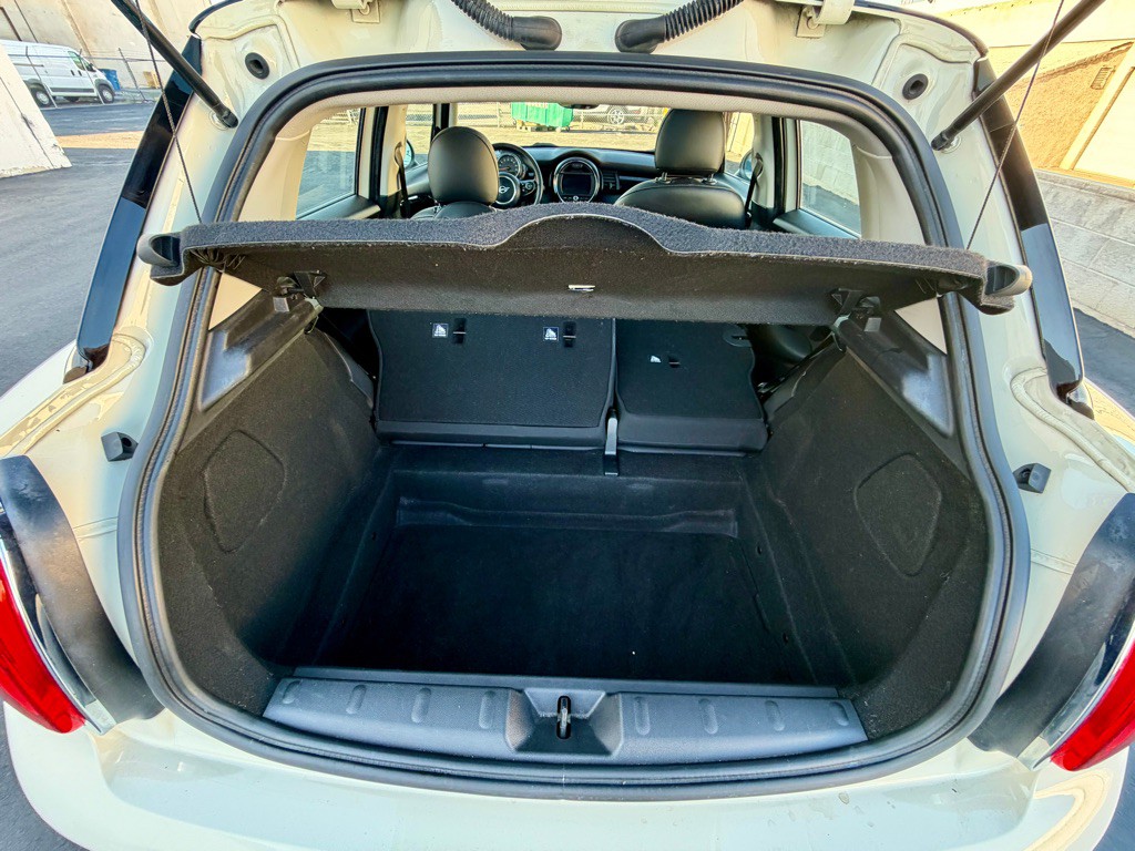 2019 MINI Cooper Image 28