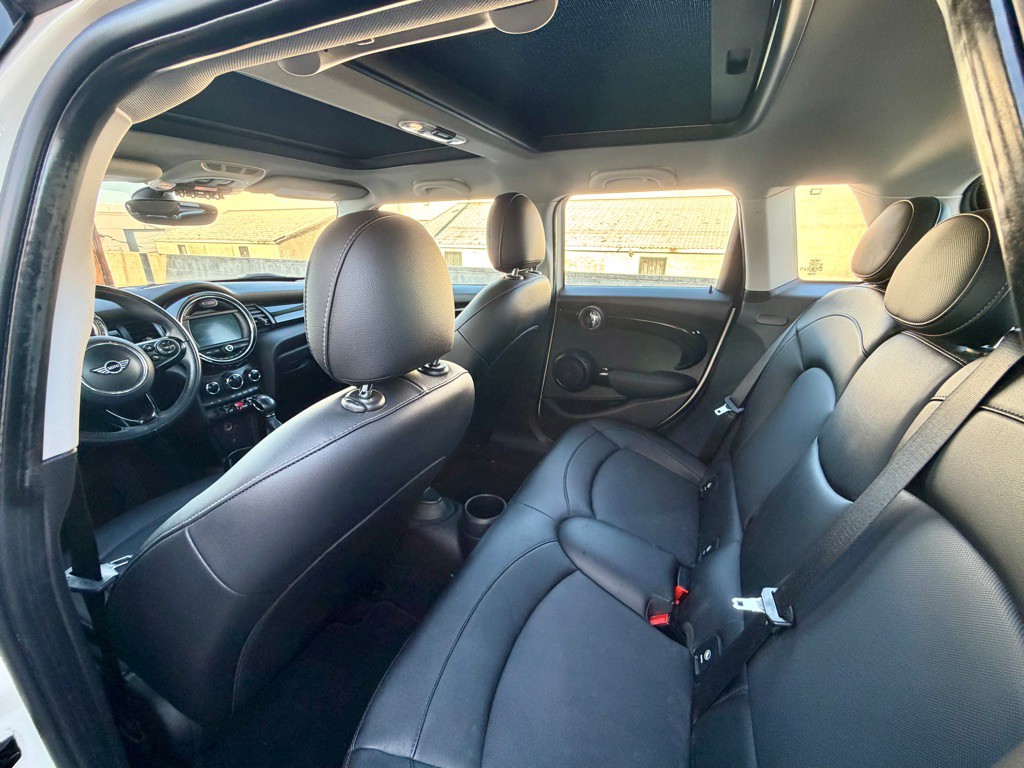 2019 MINI Cooper Image 33