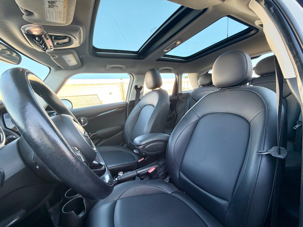 2019 MINI Cooper Image 36