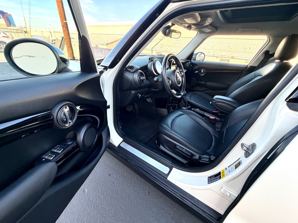 2019 MINI Cooper Image 37