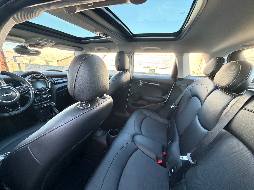 2019 MINI Cooper Image 38