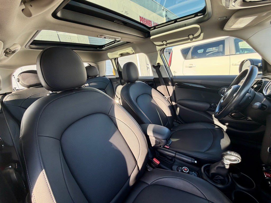 2019 MINI Cooper Image 48