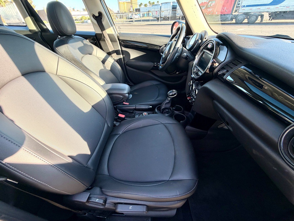 2019 MINI Cooper Image 51