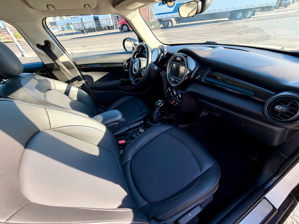 2019 MINI Cooper Image 52