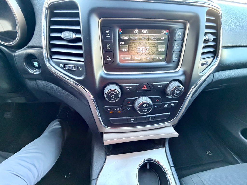 2015 Jeep Grand Cherokee Image 35