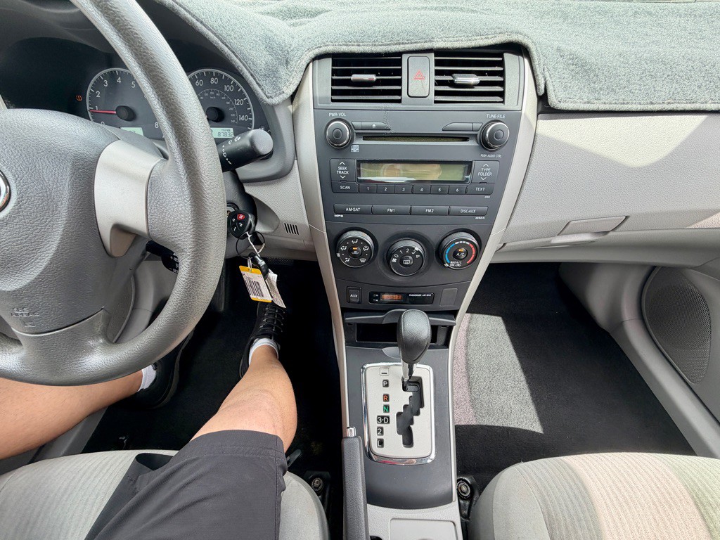 2010 Toyota Corolla Image 27