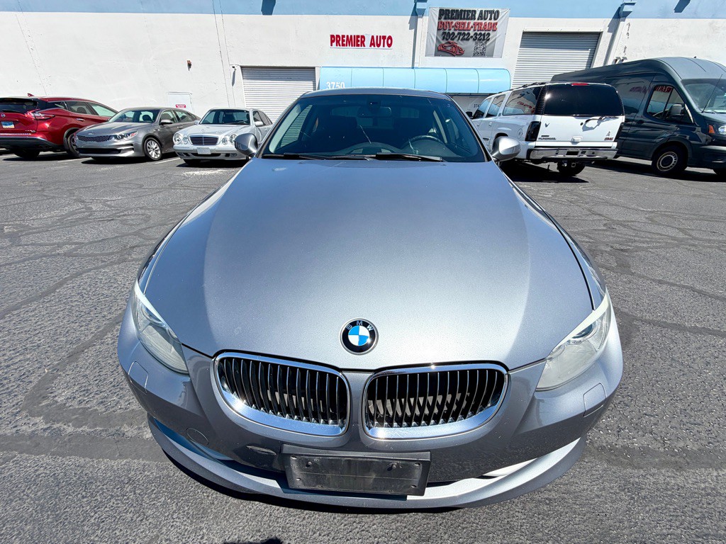2011 BMW 3 Series Image 3
