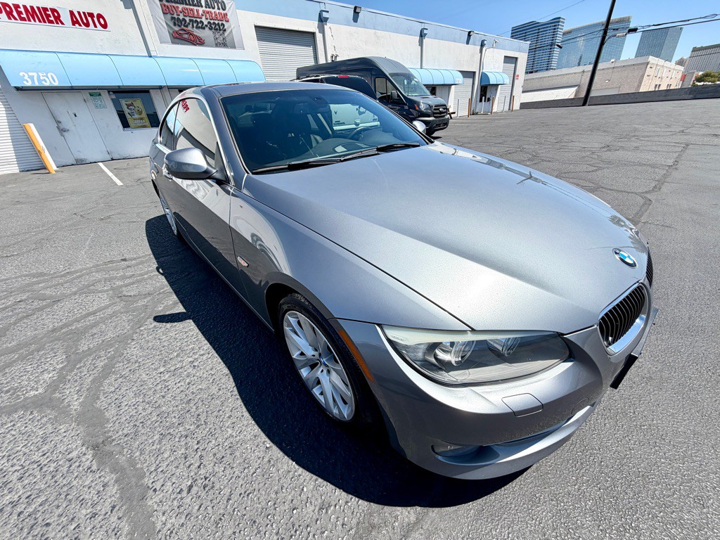 2011 BMW 3 Series Image 4