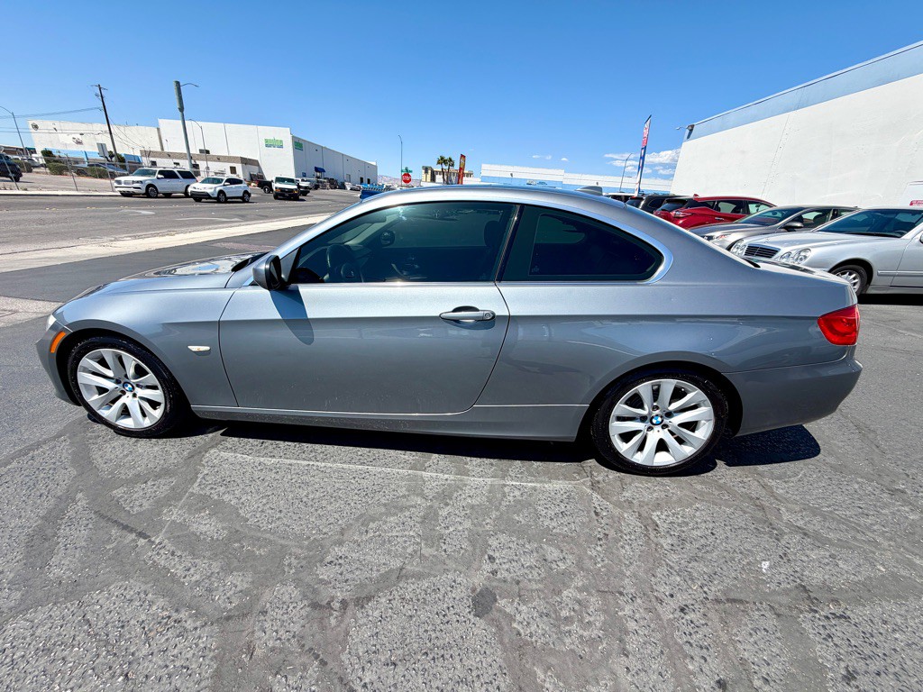 2011 BMW 3 Series Image 10