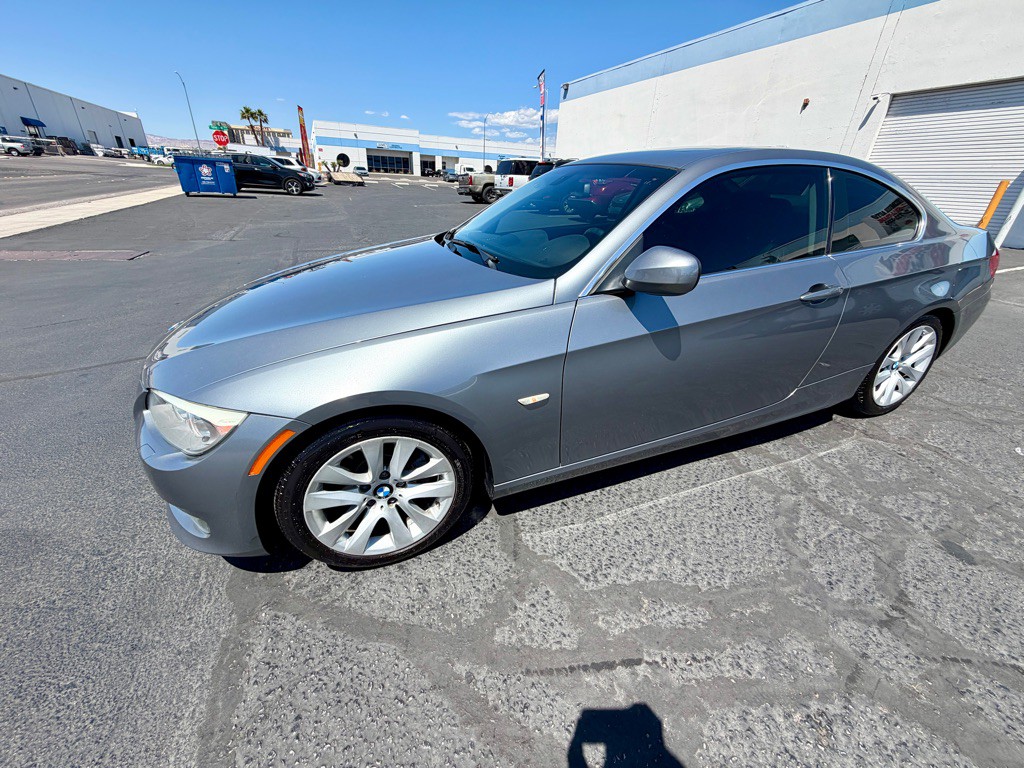 2011 BMW 3 Series Image 11