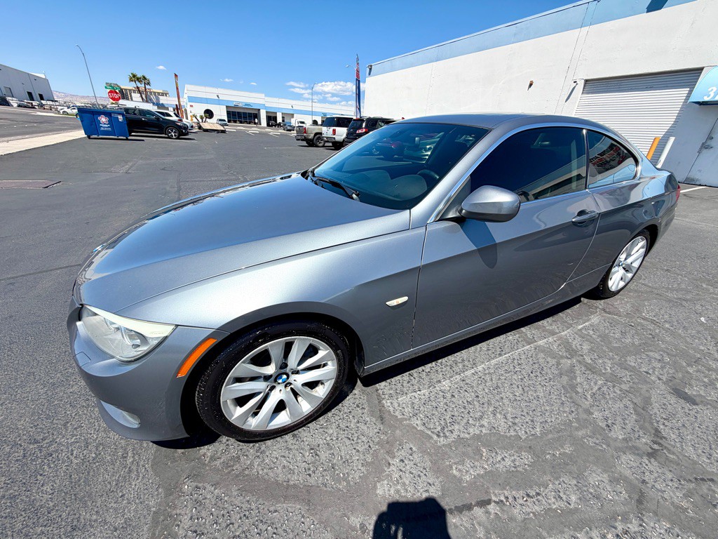2011 BMW 3 Series Image 14