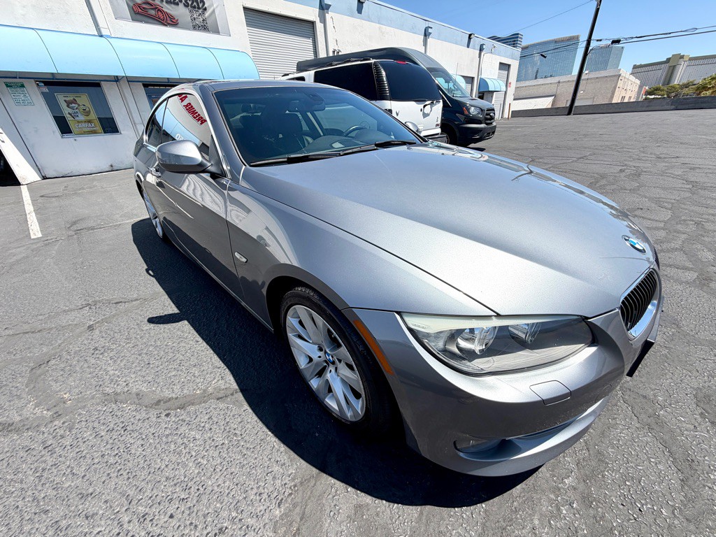 2011 BMW 3 Series Image 40