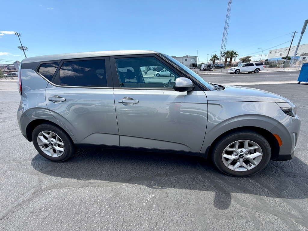 2023 Kia Soul Image 4