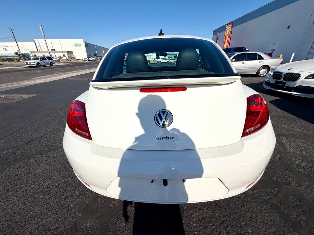 2012 Volkswagen Beetle Image 7