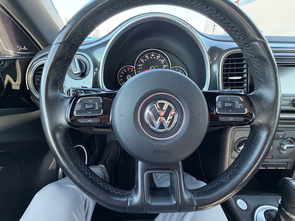 2012 Volkswagen Beetle Image 22