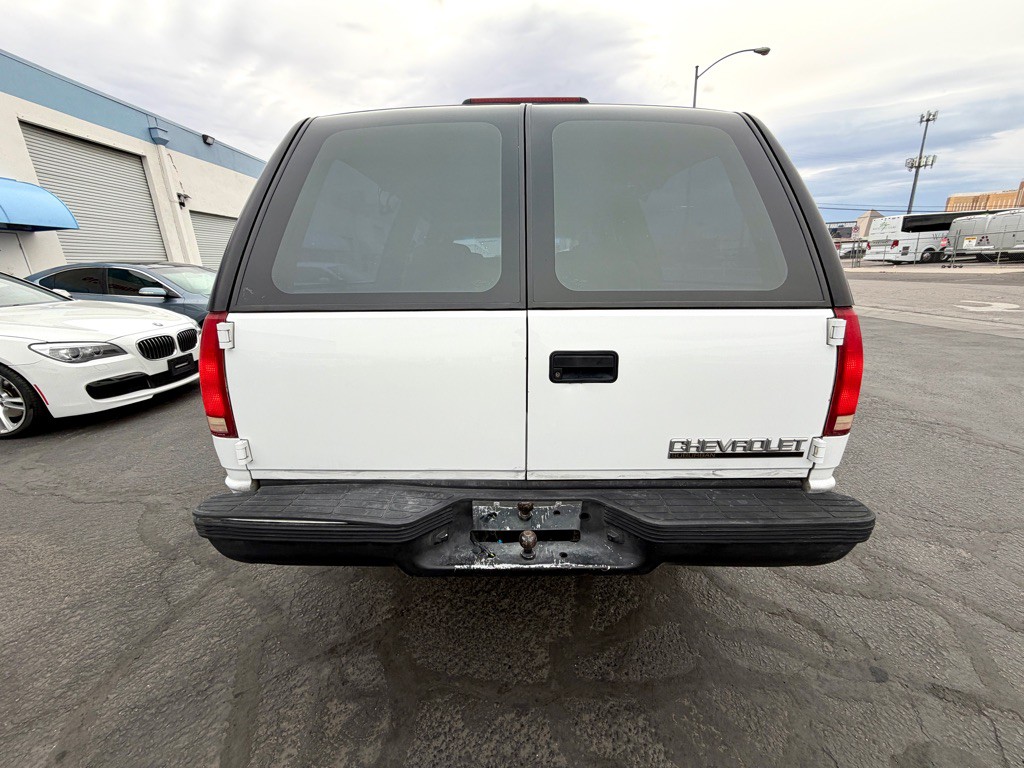 1999 Chevrolet Suburban Image 6