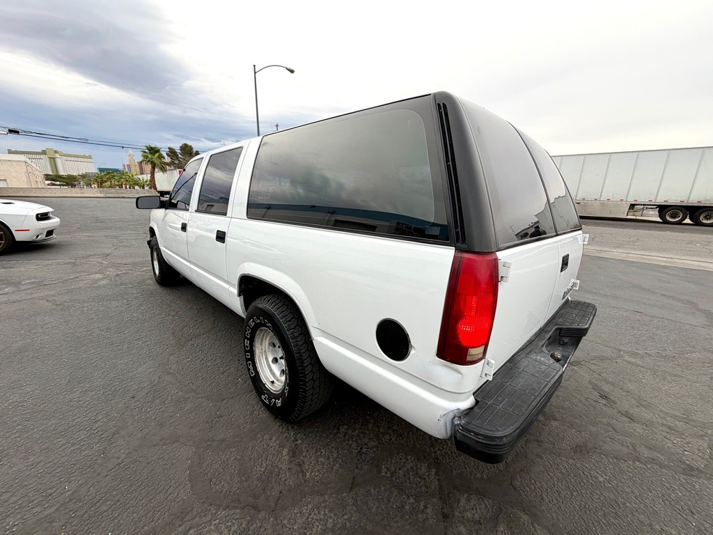 1999 Chevrolet Suburban Image 7