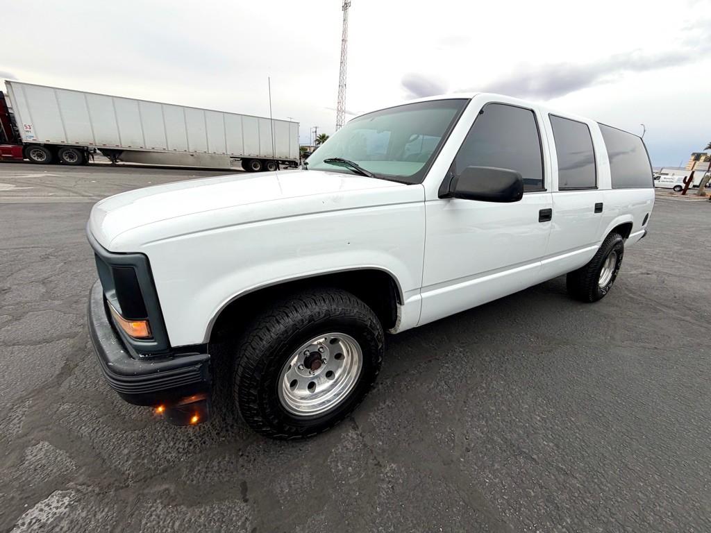 1999 Chevrolet Suburban Image 9