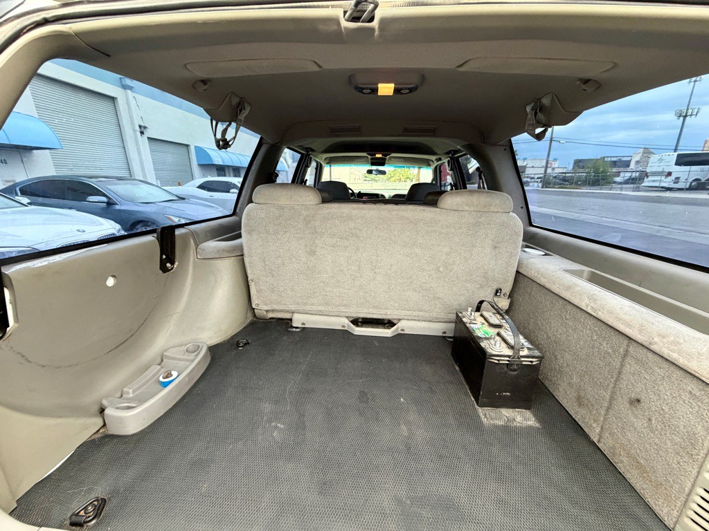 1999 Chevrolet Suburban Image 18