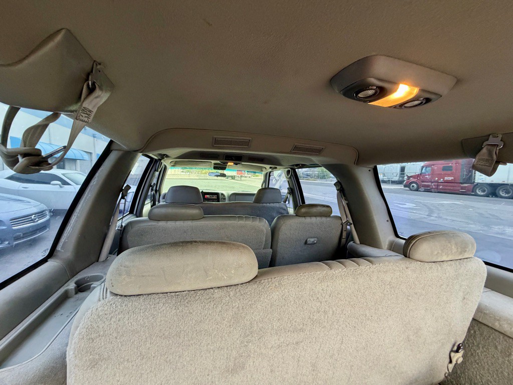 1999 Chevrolet Suburban Image 20