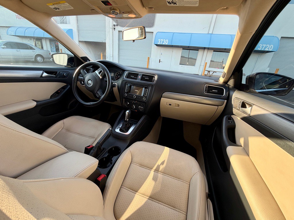 2014 Volkswagen Jetta Image 25
