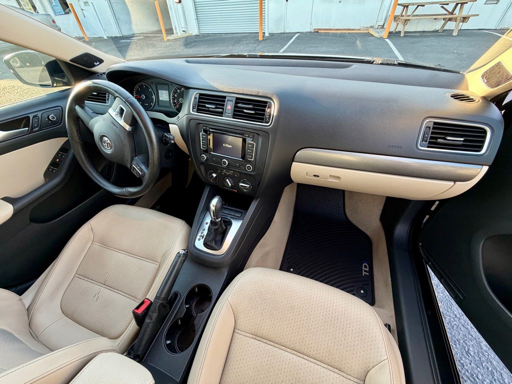 2014 Volkswagen Jetta Image 27