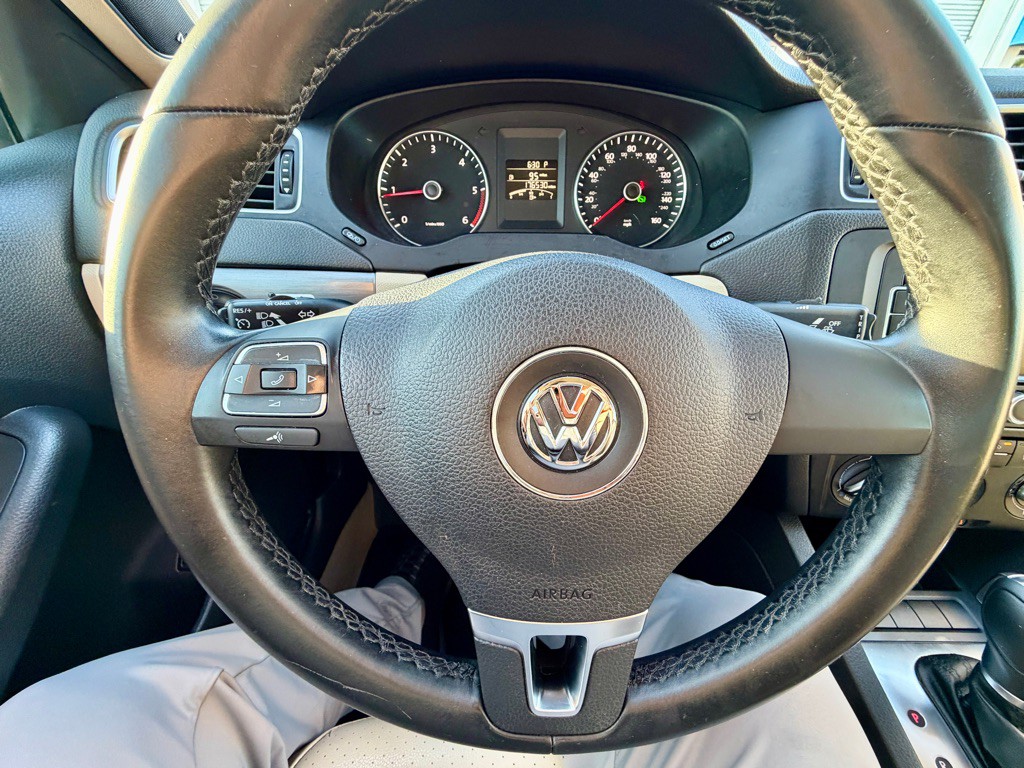 2014 Volkswagen Jetta Image 28