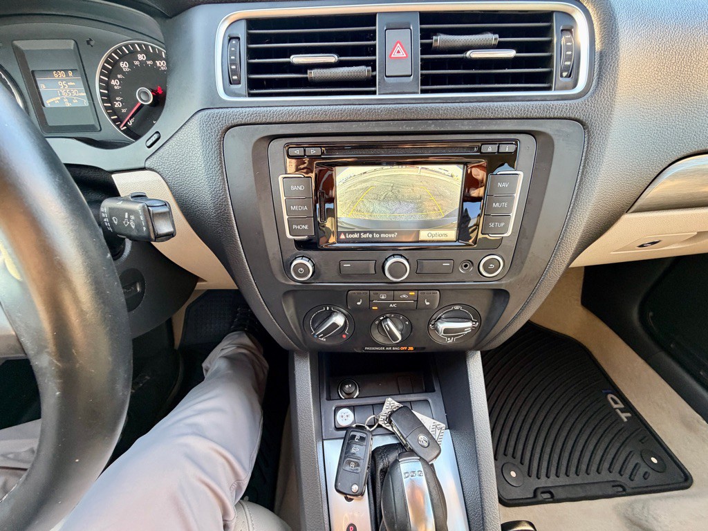 2014 Volkswagen Jetta Image 33