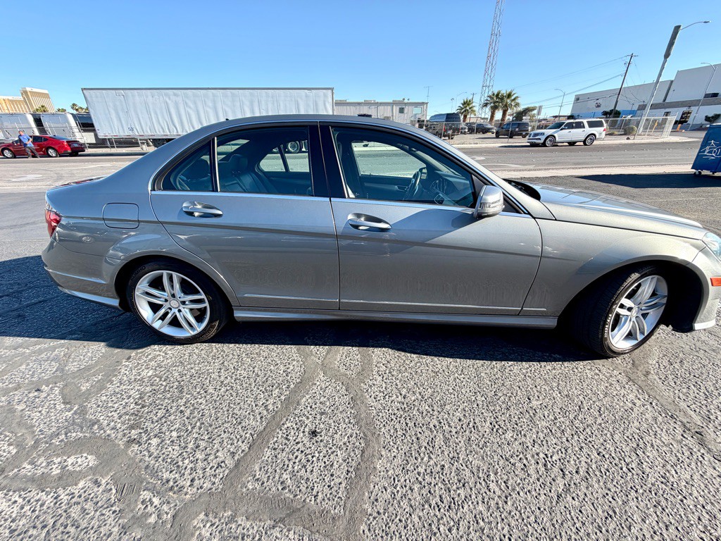 2013 Mercedes-Benz C-Class Image 8
