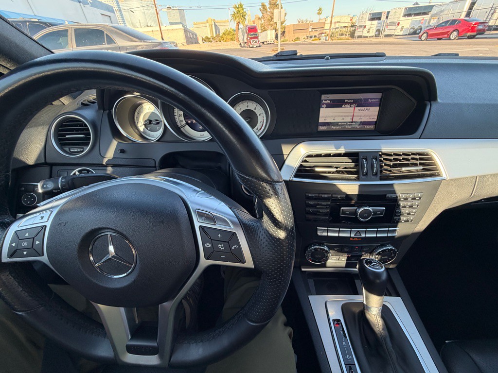 2013 Mercedes-Benz C-Class Image 16