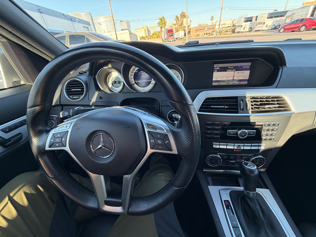 2013 Mercedes-Benz C-Class Image 17