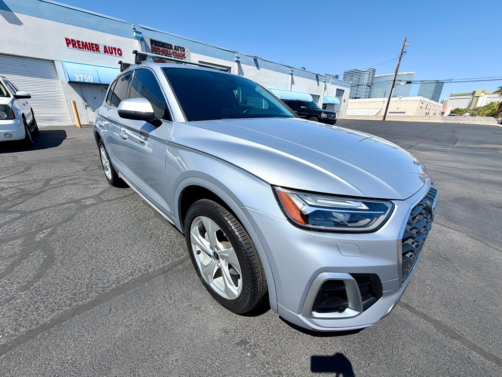 2022 Audi Q5 Image 1