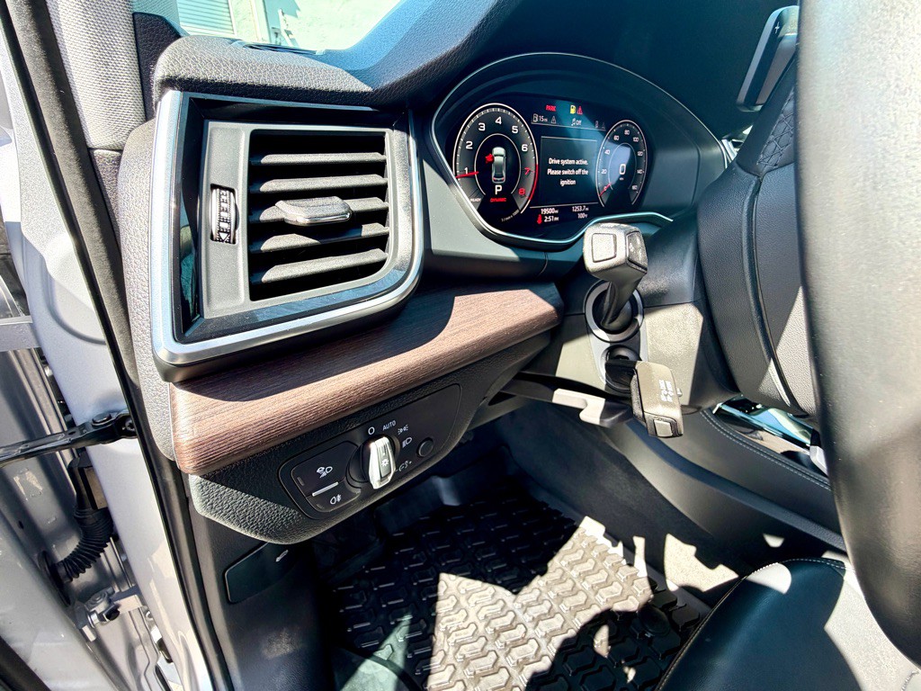 2022 Audi Q5 Image 18