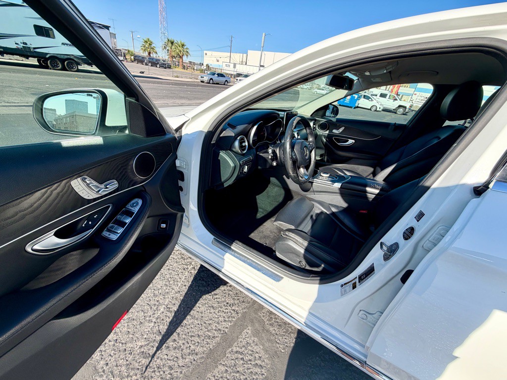 2017 Mercedes-Benz C-Class Image 10