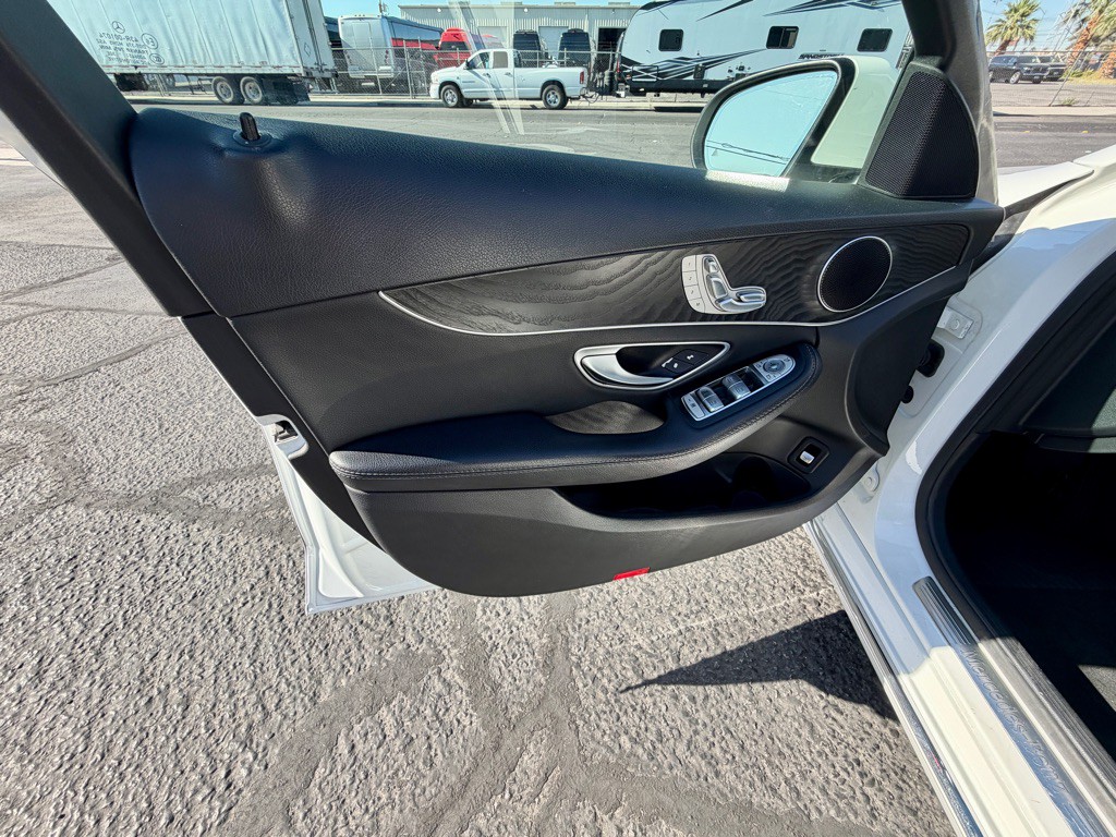 2017 Mercedes-Benz C-Class Image 13