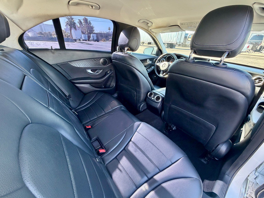 2017 Mercedes-Benz C-Class Image 19