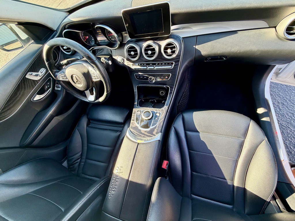 2017 Mercedes-Benz C-Class Image 25